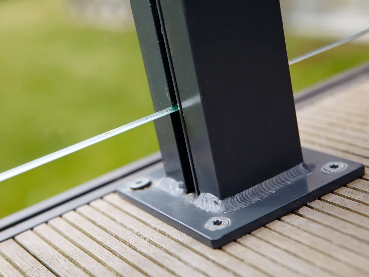 Aluminum - Glass
