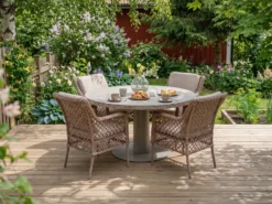 Rose rundt spisebord